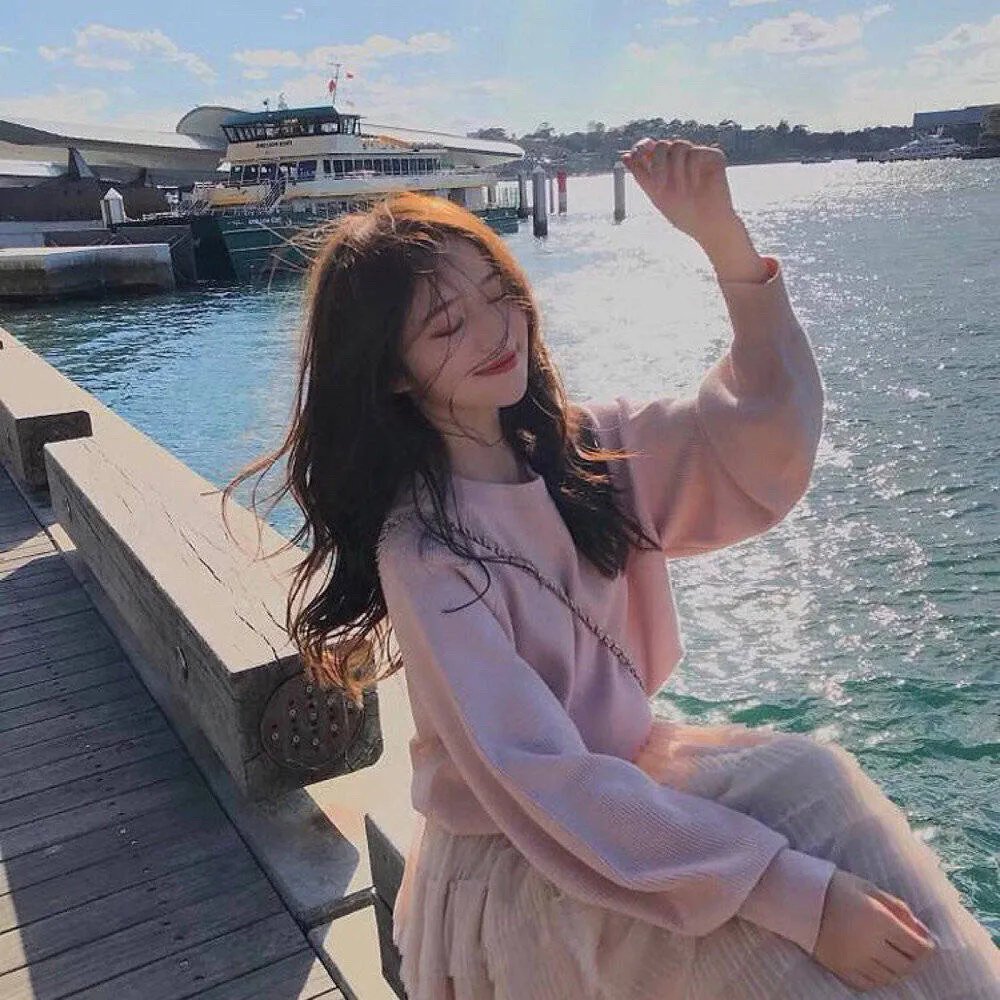 摇曳百合 暑假时光 海报